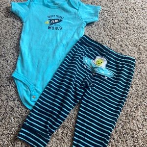 Carter’s Alien/Space Onesie/Pants Set- Size 18 Month